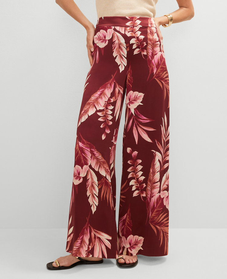 Studio Collection Dramatic Wide-Leg Silk Pant in Tropical Print